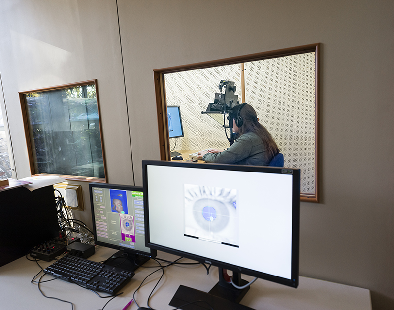 Eye-tracking lab at the MPI. (C) Max-Planck-Gesellschaft, https://www.mpi.nl/page/mpi-labs