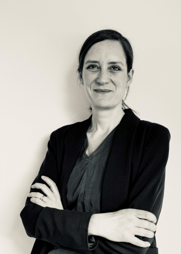 Photo of Prof. Annna K. Kuhlen