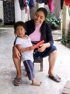 Marisa Casillas- Rebeca Guzmán López (lead transcription assistant) plays with her niece at home Thumbnail